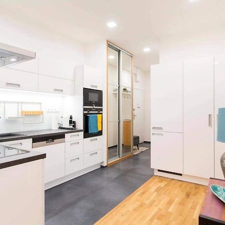 פראג Friendly Private Room In The Sharing Flat מראה חיצוני תמונה